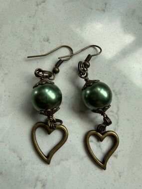 Green Pearl Drop Heart Earrings - Vintage Brass Accent